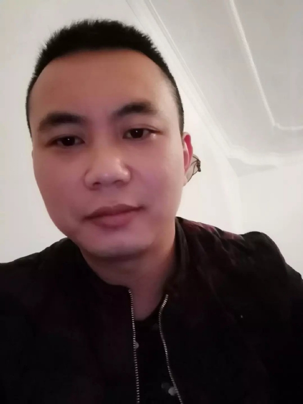 喜闻香气的第一张照片--青岛相亲服务中心
