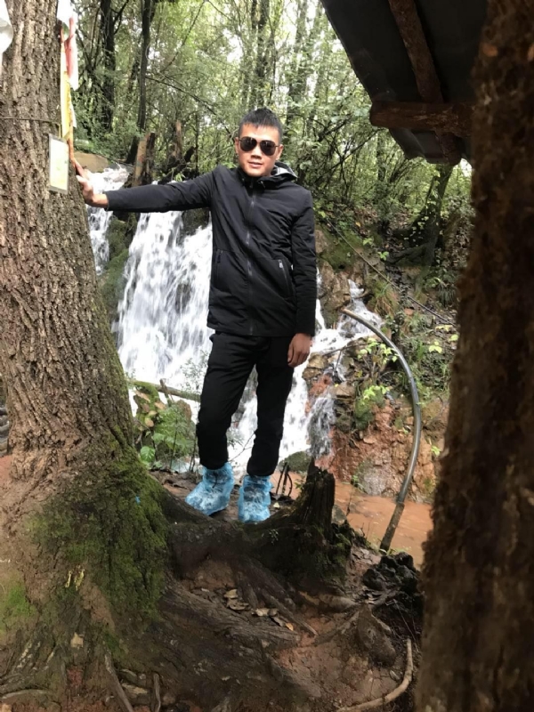 譕訫的第一张照片--青岛相亲服务中心