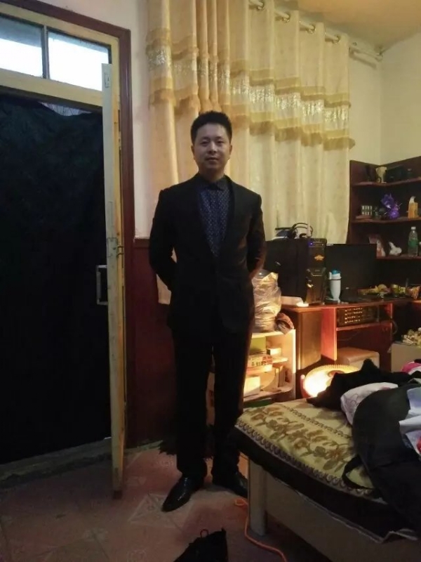亮亮的第一张照片--青岛相亲服务中心
