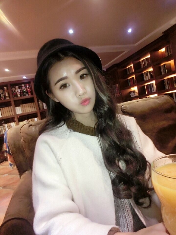 气质小妹的第三张照片--青岛相亲服务中心