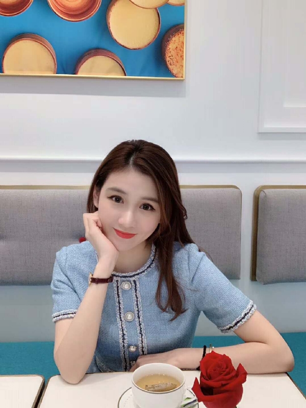 Emily的第二张照片--青岛相亲服务中心