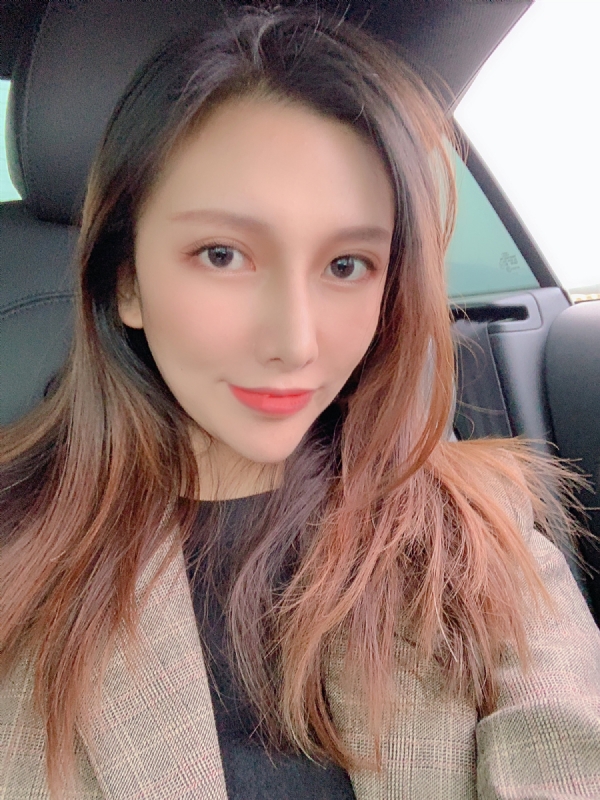 李岚Lancy的第一张照片--青岛相亲服务中心