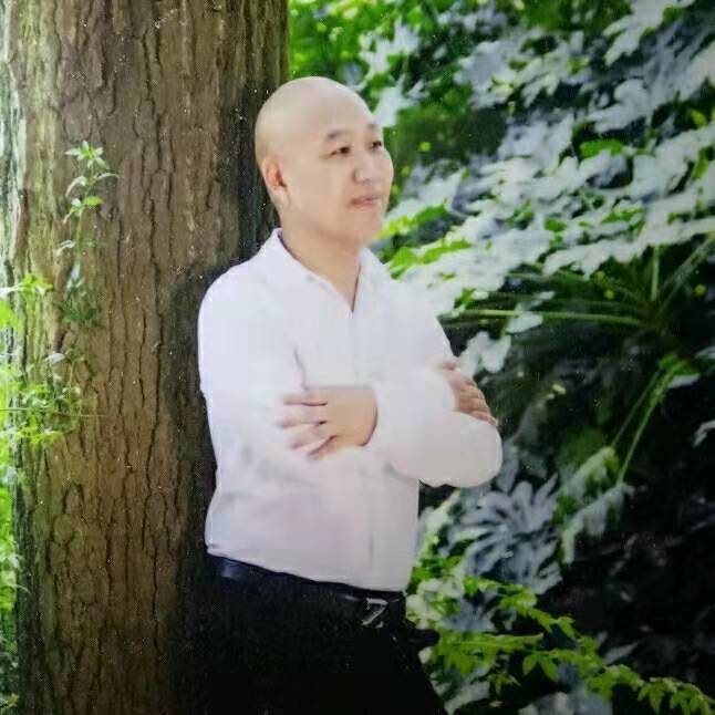 郑鑫牵手的第一张照片--青岛相亲服务中心
