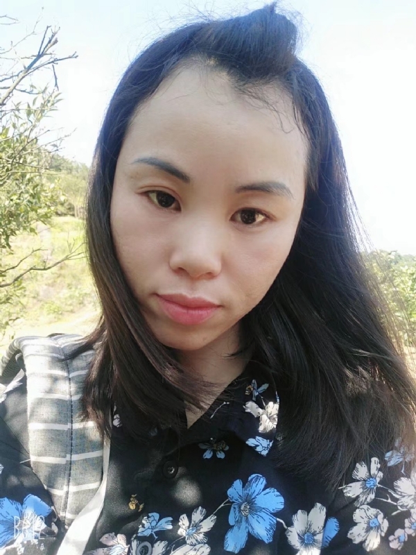 英英的第一张照片--青岛相亲服务中心