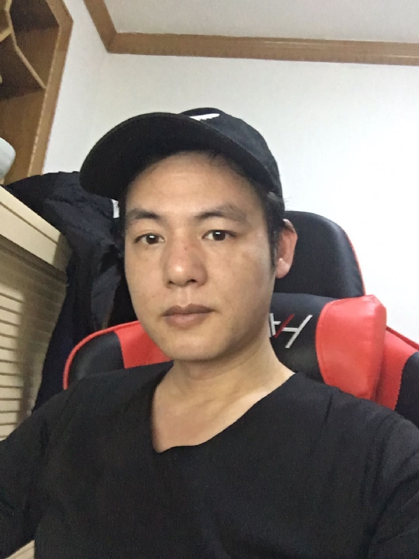 扛枪打鸟的第一张照片--青岛相亲服务中心