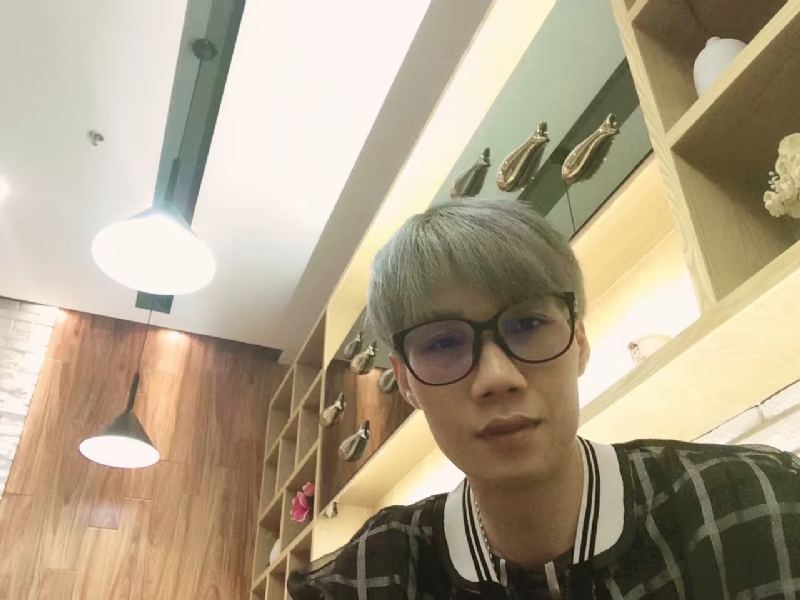 黄峰的第二张照片--青岛相亲服务中心