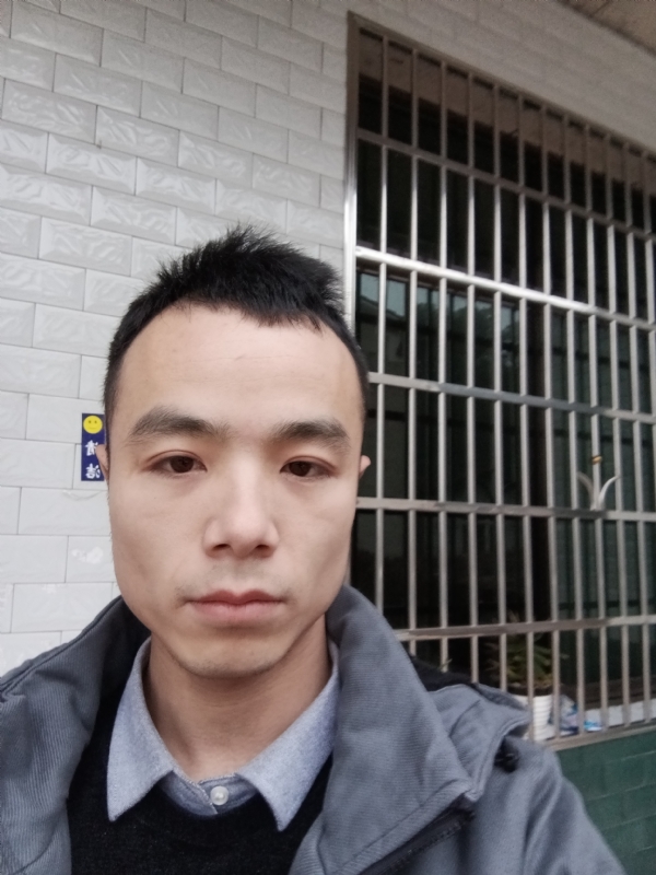 笑得那么开心的第二张照片--青岛相亲服务中心