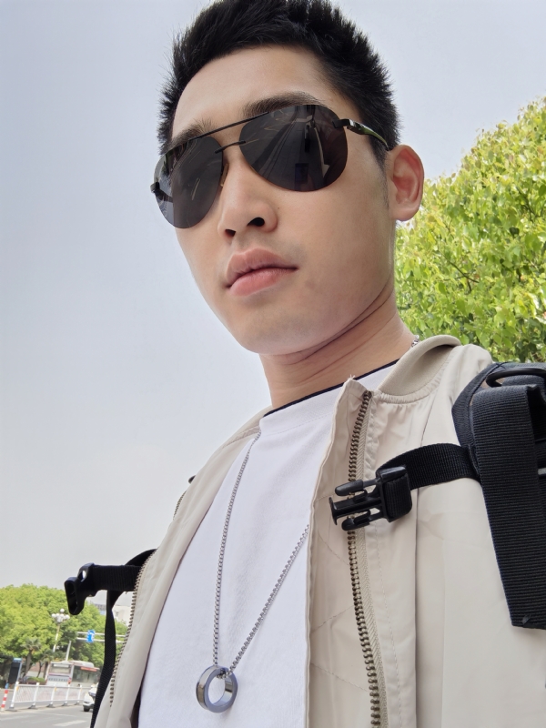 残花落陌,的第一张照片--青岛相亲服务中心