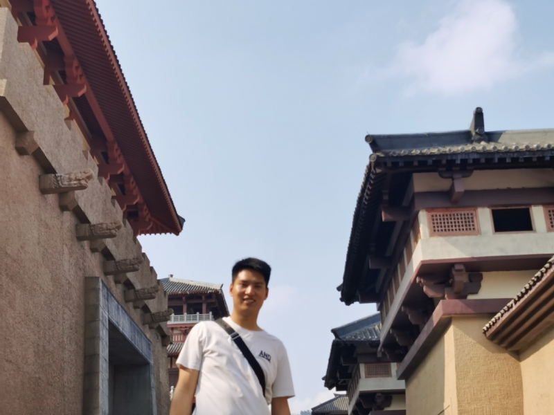 咸鱼不闲的第二张照片--青岛相亲服务中心