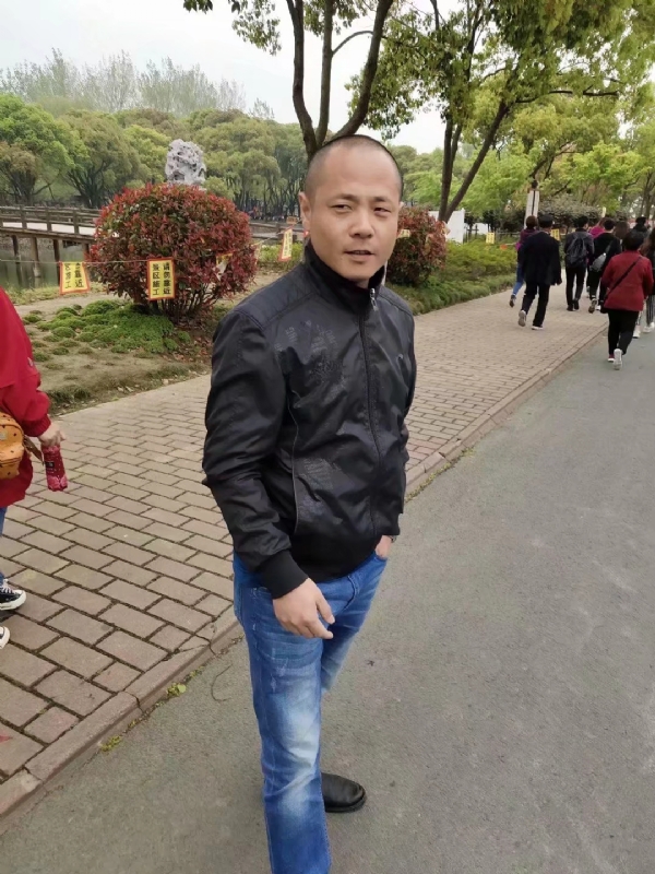 傻子的第一张照片--青岛相亲服务中心