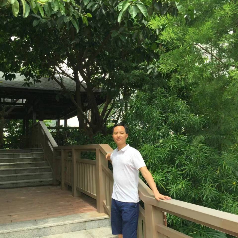 教书育人的第一张照片--青岛相亲服务中心