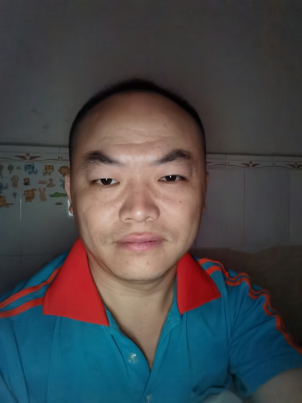与子携老的第二张照片--青岛相亲服务中心