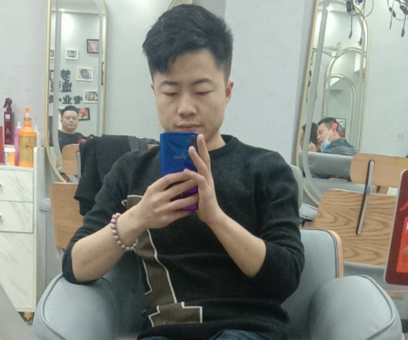 无法自拔的第一张照片--青岛相亲服务中心