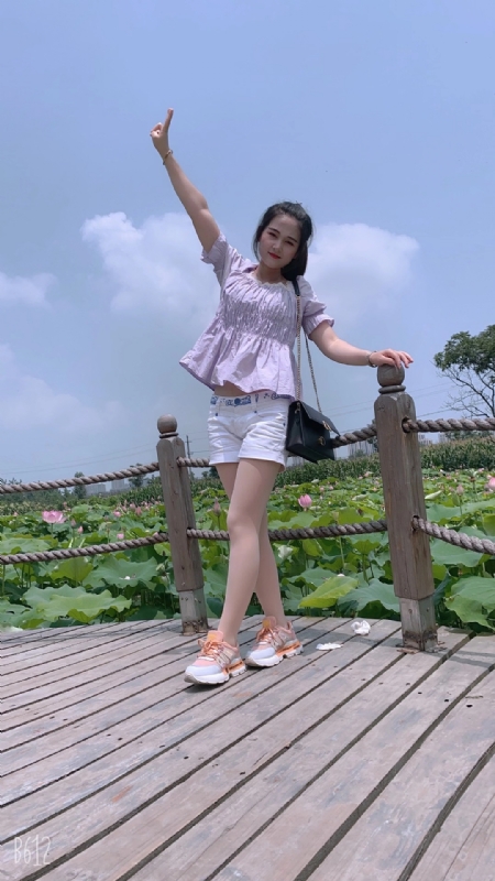 秋水伊人的第一张照片--青岛相亲服务中心