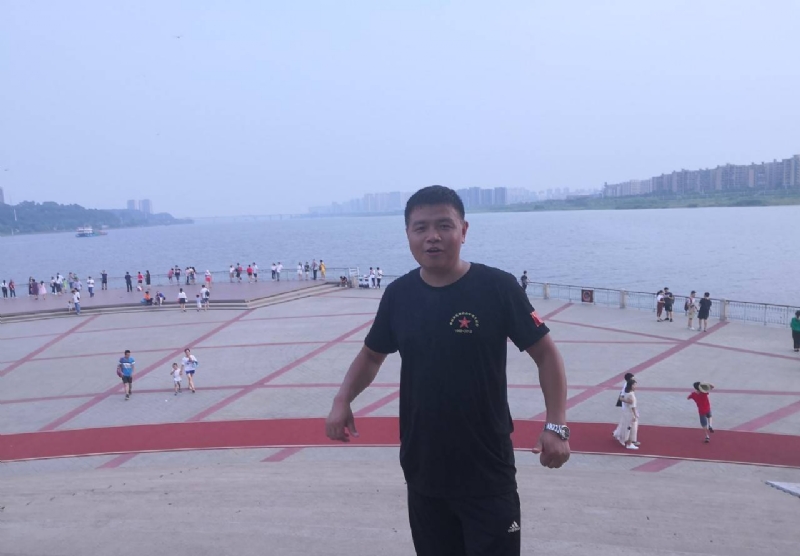 曾经心疼的我的第一张照片--青岛相亲服务中心