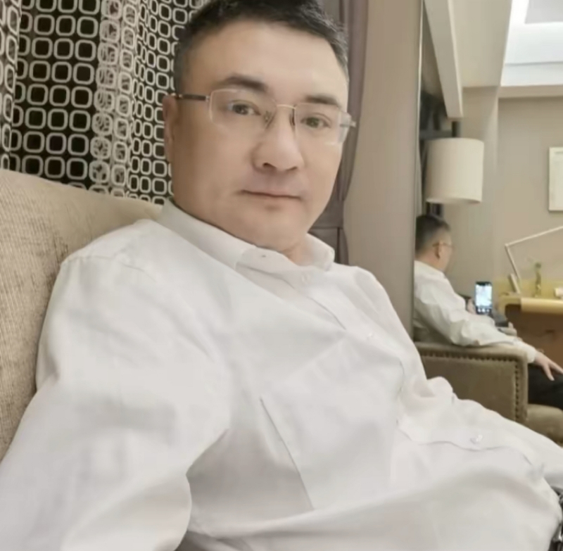 追逐的第二张照片--青岛相亲服务中心