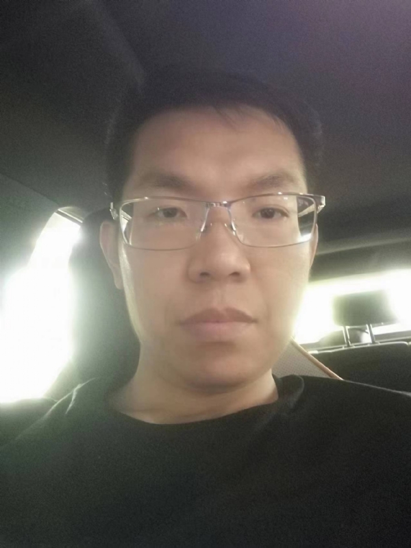 小黑包的第二张照片--青岛相亲服务中心