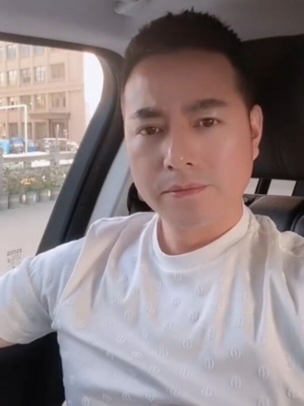 勿忘初心的第一张照片--青岛相亲服务中心