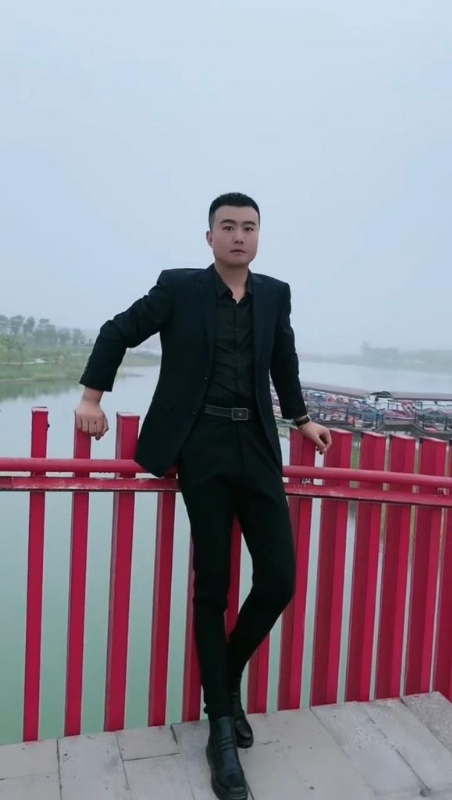 Albert的第一张照片--青岛相亲服务中心