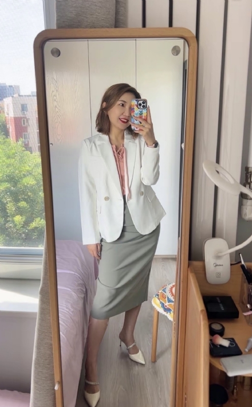 丽波的第三张照片--青岛相亲服务中心