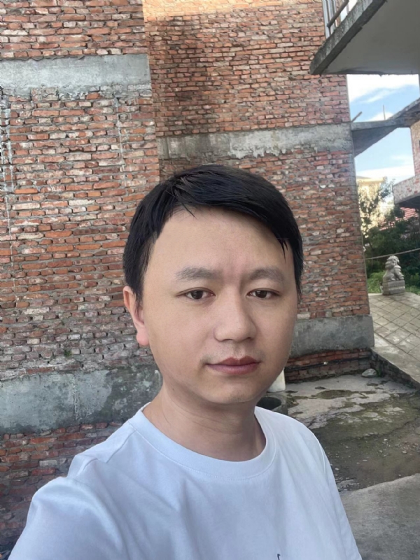 行人的第二张照片--青岛相亲服务中心