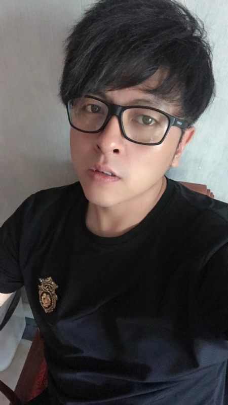 爱你永远不容易的第一张照片--青岛相亲服务中心