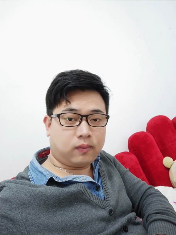 何必在亿的第一张照片--青岛相亲服务中心