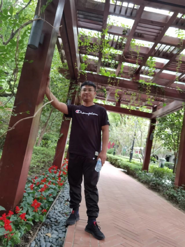 会飞的鱼的第一张照片--青岛相亲服务中心