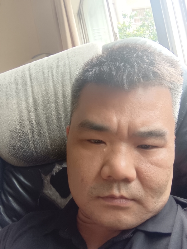 路人的第一张照片--青岛相亲服务中心