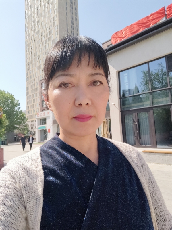 天山雪莲的第一张照片--青岛相亲服务中心