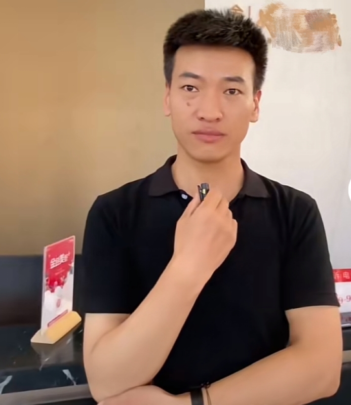 一杯梁白开的第一张照片--青岛相亲服务中心