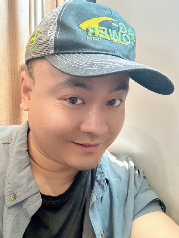 冰的第二张照片--青岛相亲服务中心