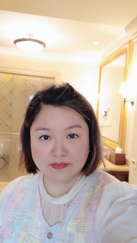 衎静玲瓏的第一张照片--青岛相亲服务中心