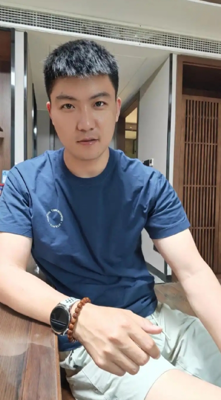 大鹏展翅的第三张照片--青岛相亲服务中心