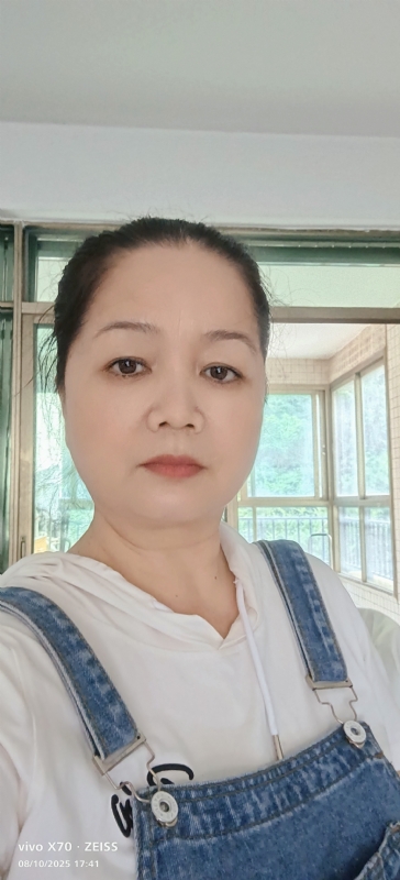 小巧玲珑的第一张照片--青岛相亲服务中心