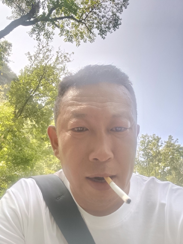 中年大叔的第一张照片--青岛相亲服务中心