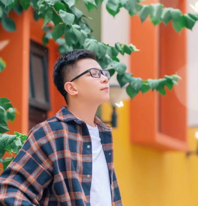 版本之子的第一张照片--青岛相亲服务中心